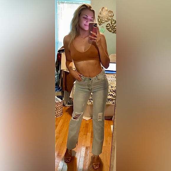 Meet Your Posher, Amanda! - Picture 11 of 11